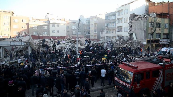 Δύο νεκροί από κατάρρευση κτιρίου στην Κωνσταντινούπολη-Ένα 6χρονο παιδί βρίσκεται μεταξύ των νεκρών (βίντεο)